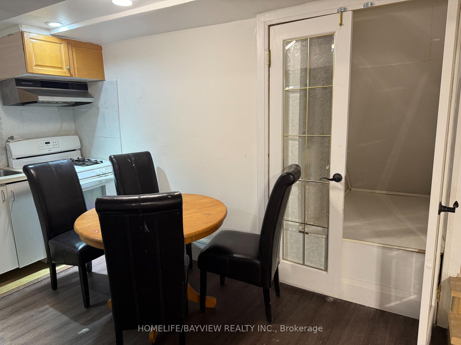 Photo 3 of 18 Jondan Crescent, Markham, Royal Orchard — HOMEH