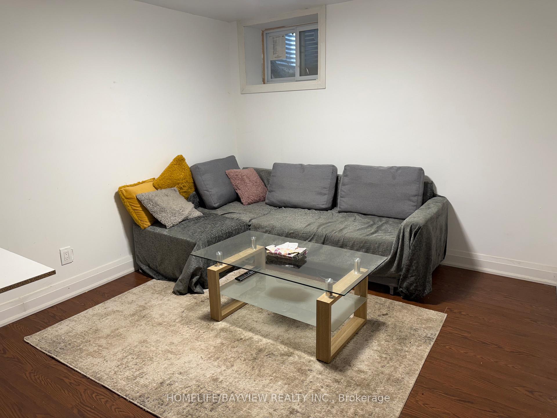 Photo 4 of 18 Jondan Crescent, Markham, Royal Orchard — HOMEH