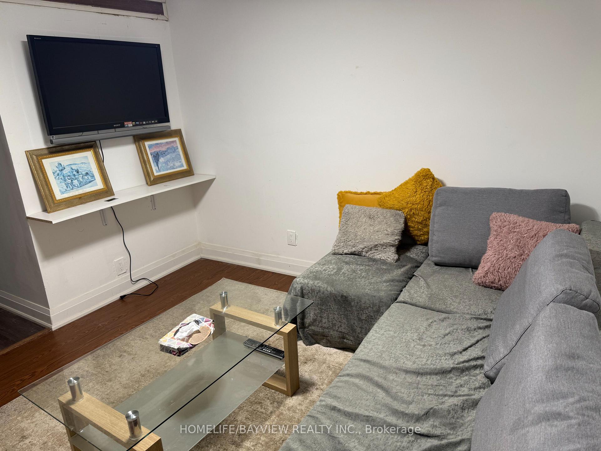 Photo 5 of 18 Jondan Crescent, Markham, Royal Orchard — HOMEH