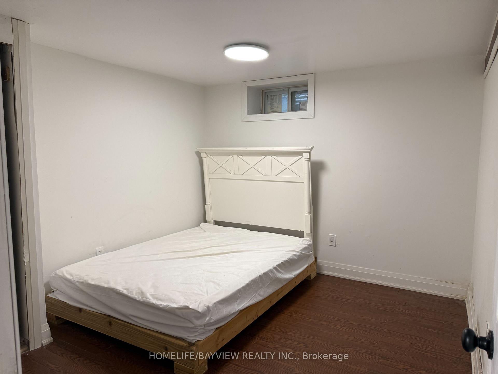 Photo 6 of 18 Jondan Crescent, Markham, Royal Orchard — HOMEH