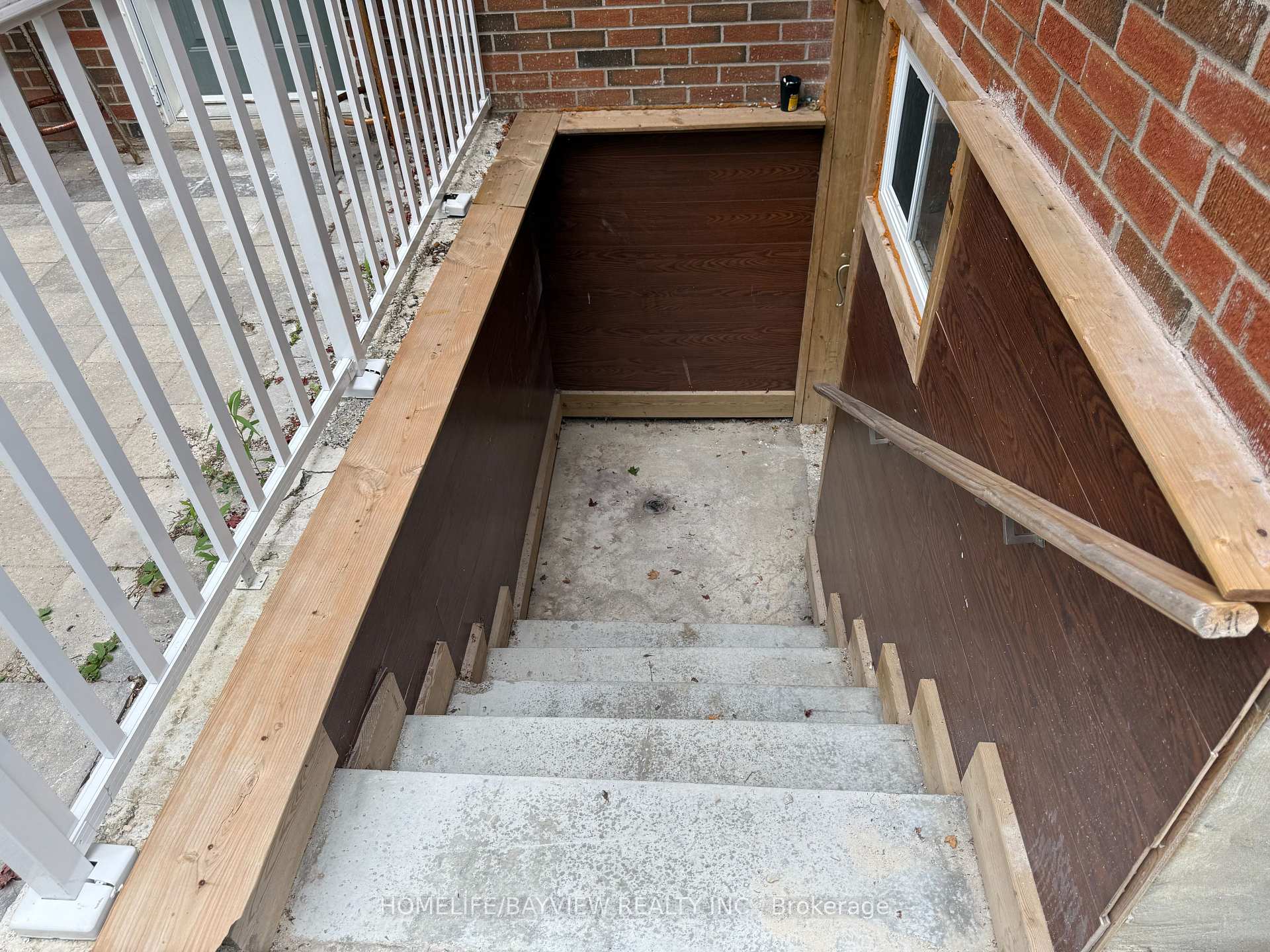 Photo 8 of 18 Jondan Crescent, Markham, Royal Orchard — HOMEH