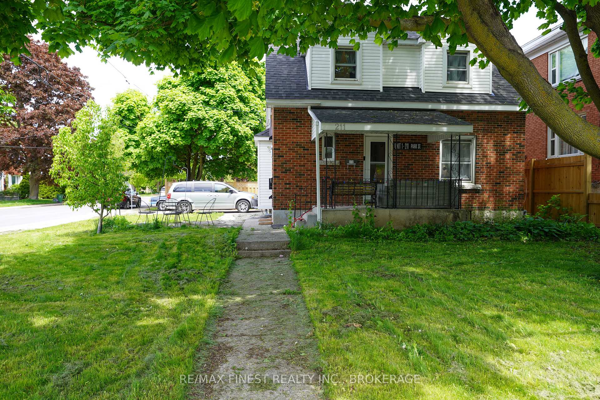 Front of 211 Park Street