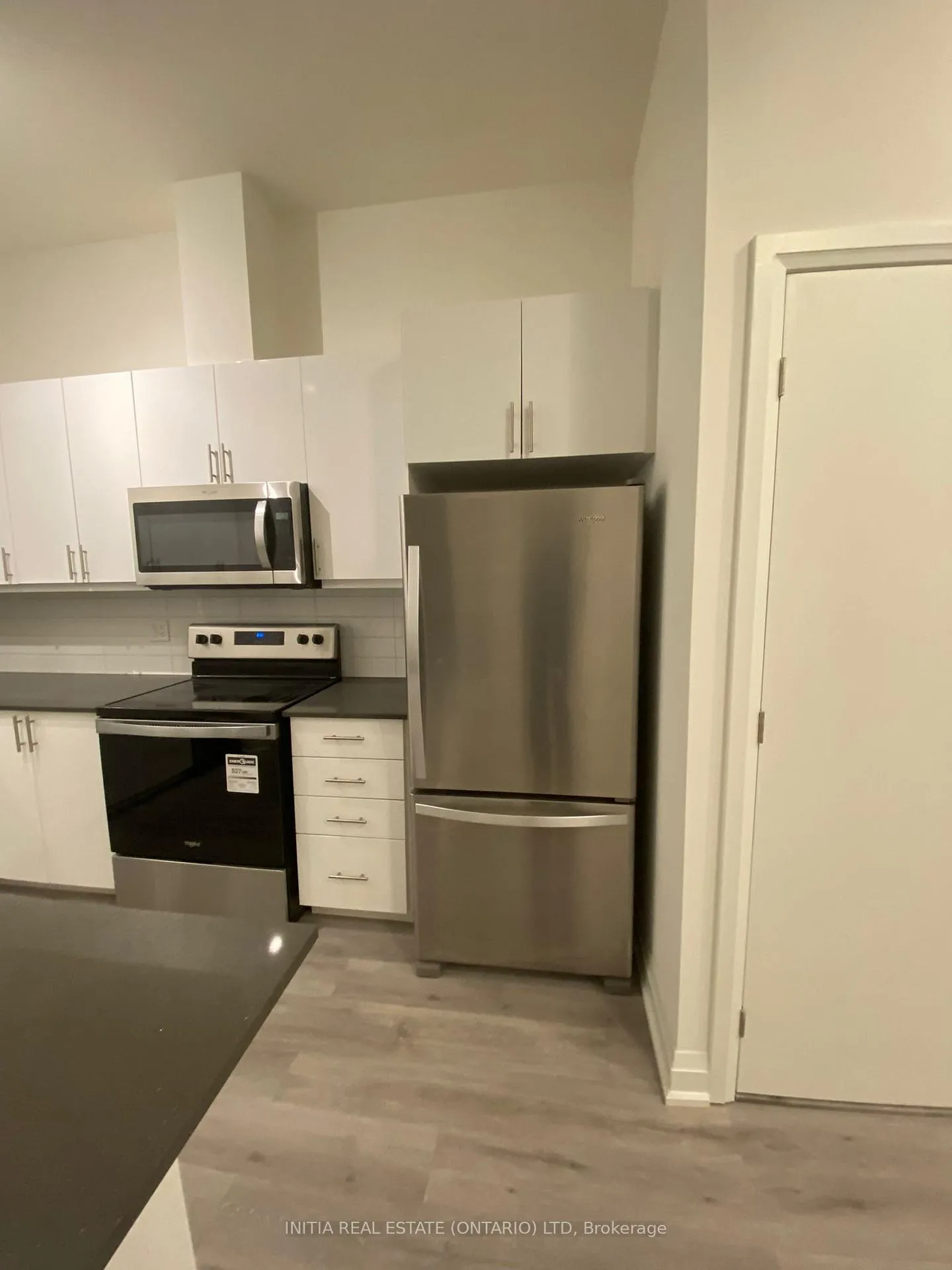 Photo 7 of Unit 110, 58 Lakeside Terrace, Barrie, Little Lake — HOMEH