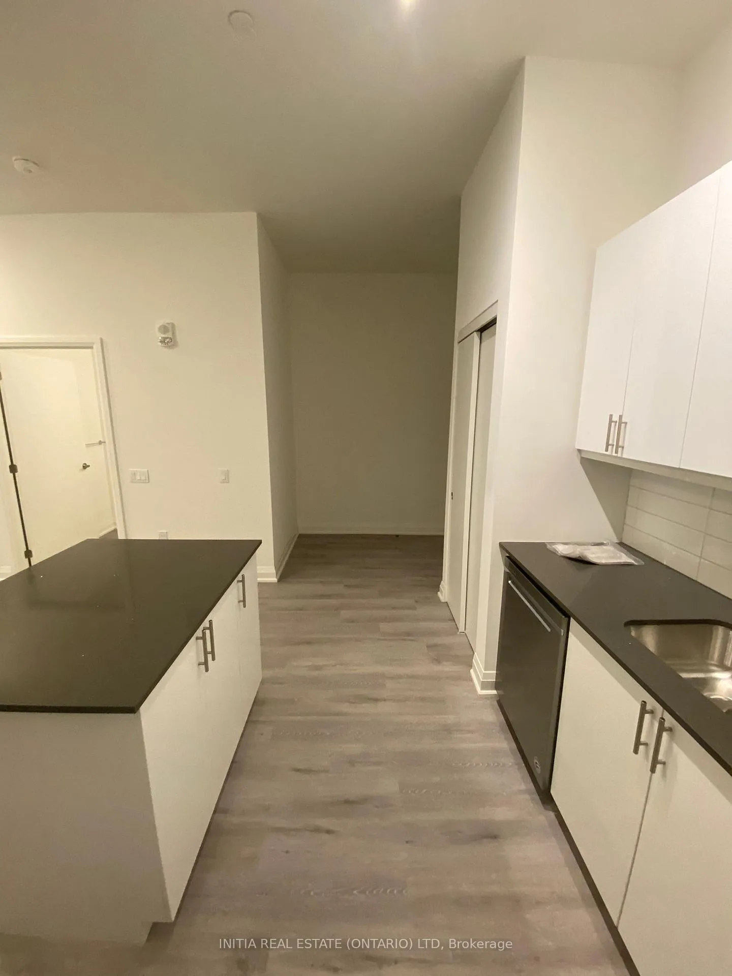 Photo 8 of Unit 110, 58 Lakeside Terrace, Barrie, Little Lake — HOMEH