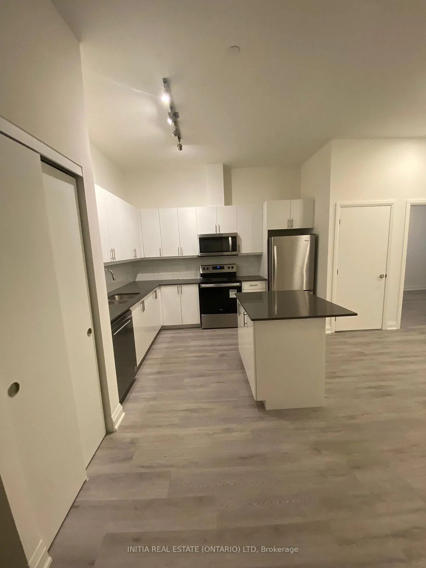 Photo 13 of Unit 110, 58 Lakeside Terrace, Barrie, Little Lake — HOMEH