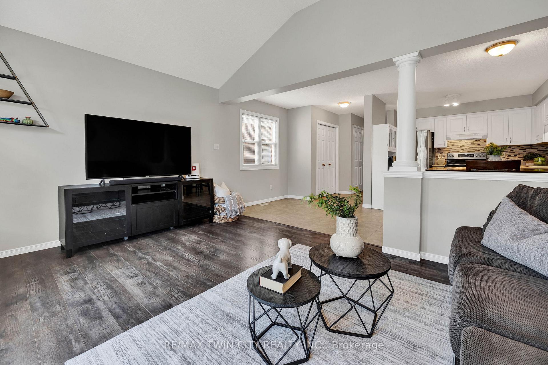 Photo 3 of 41 Donnenwerth Drive, Kitchener — HOMEH