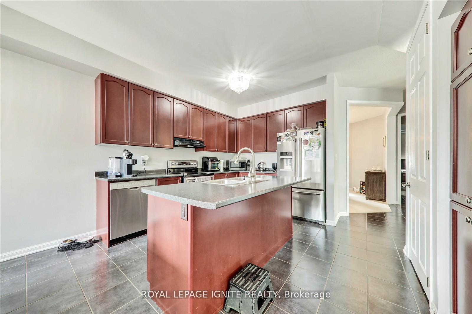 Photo 16 of 233 Cornell Park Avenue, Markham, Cornell — HOMEH