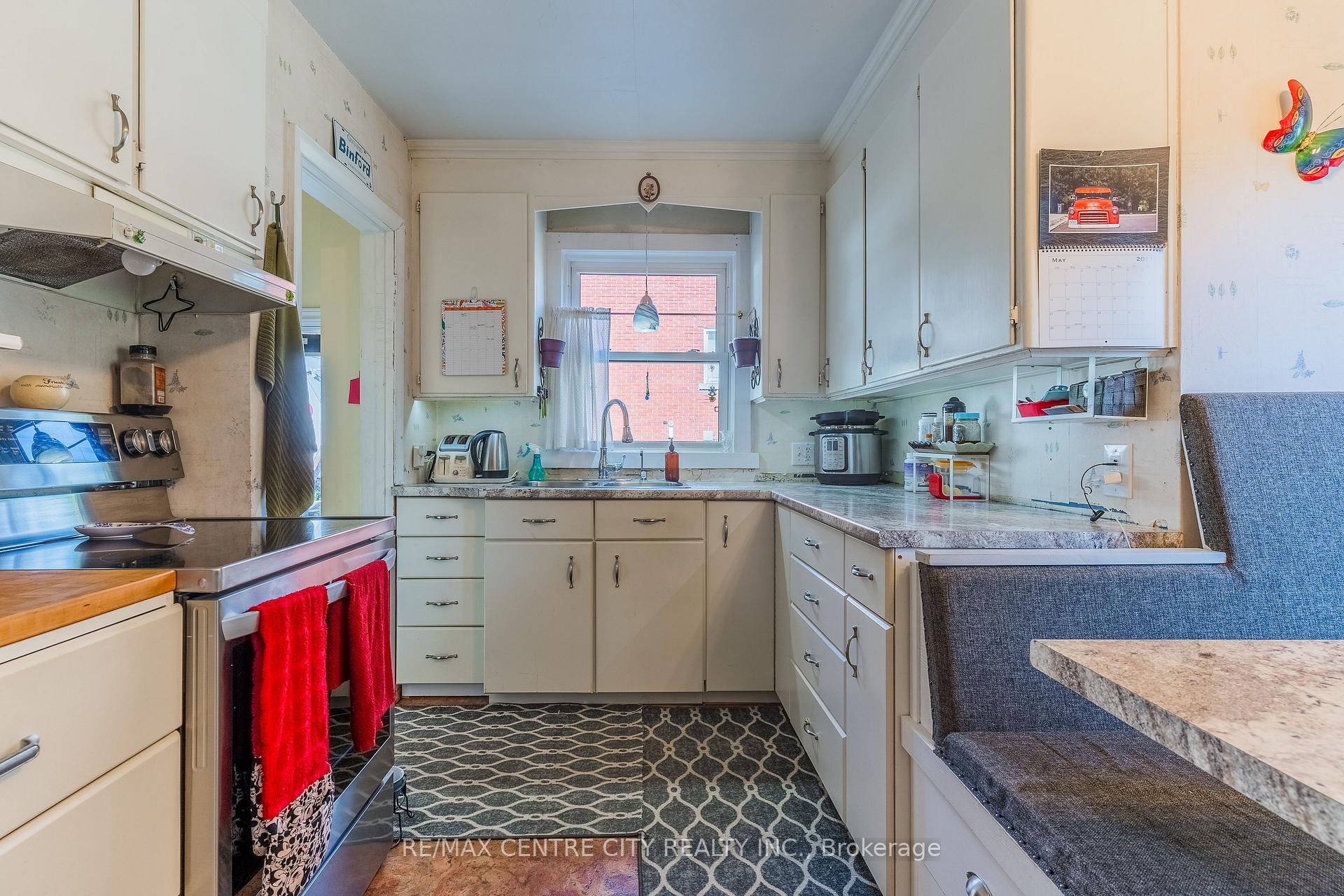 Photo 6 of 33 Turner Avenue, Kitchener — HOMEH