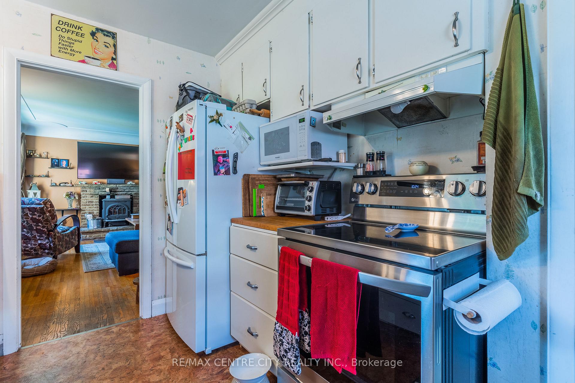 Photo 7 of 33 Turner Avenue, Kitchener — HOMEH