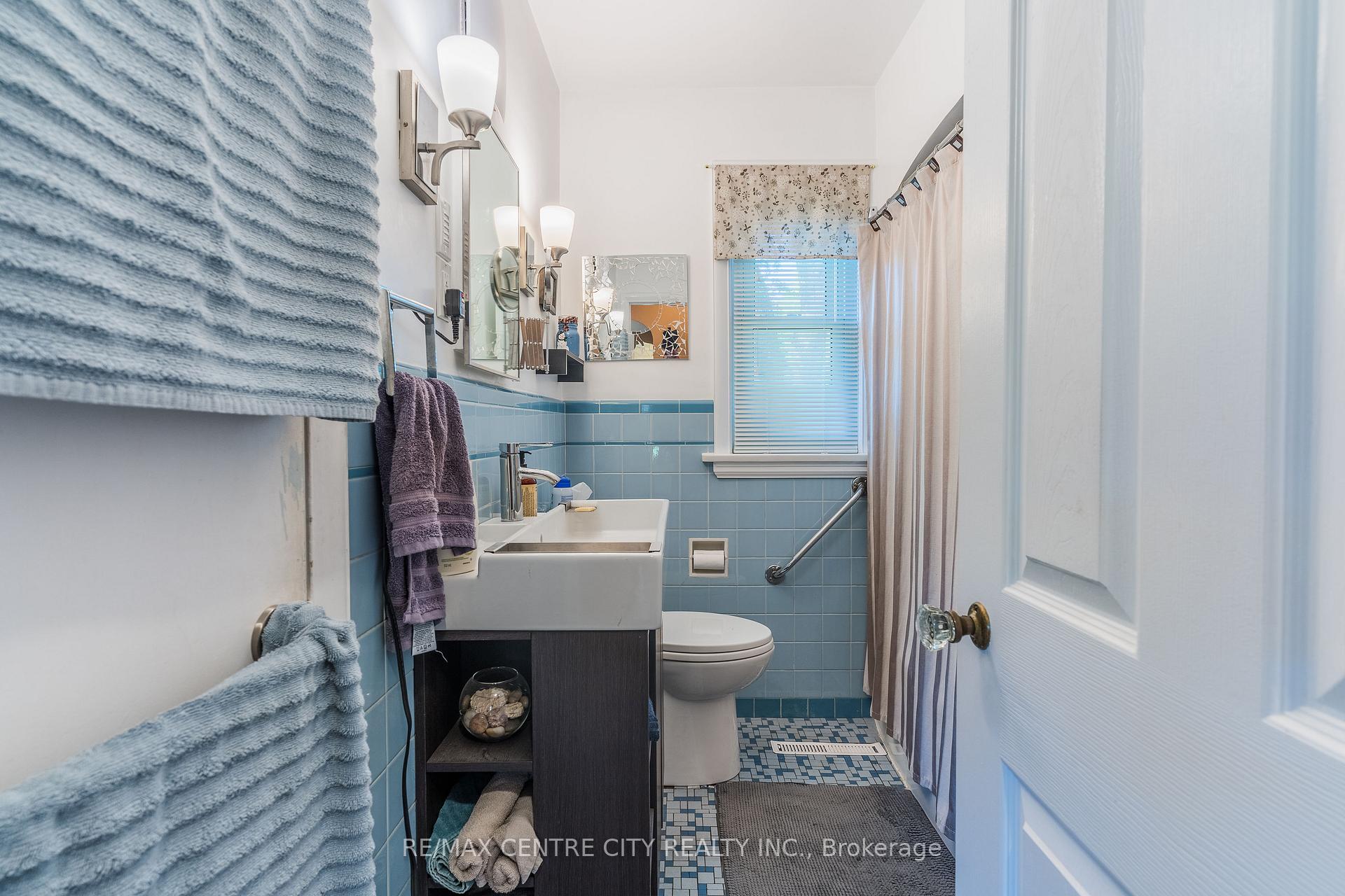 Photo 16 of 33 Turner Avenue, Kitchener — HOMEH