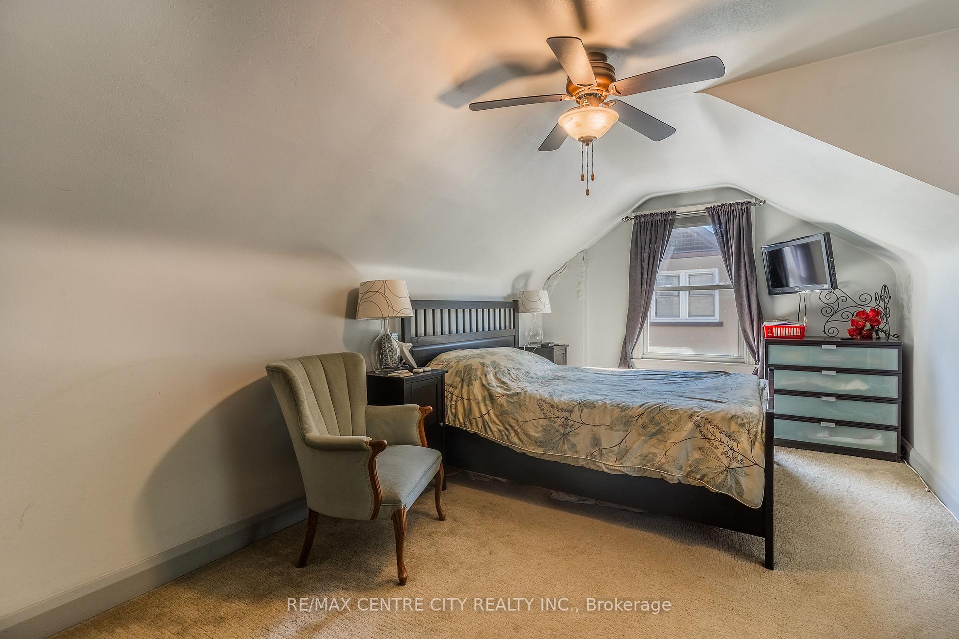 Photo 21 of 33 Turner Avenue, Kitchener — HOMEH