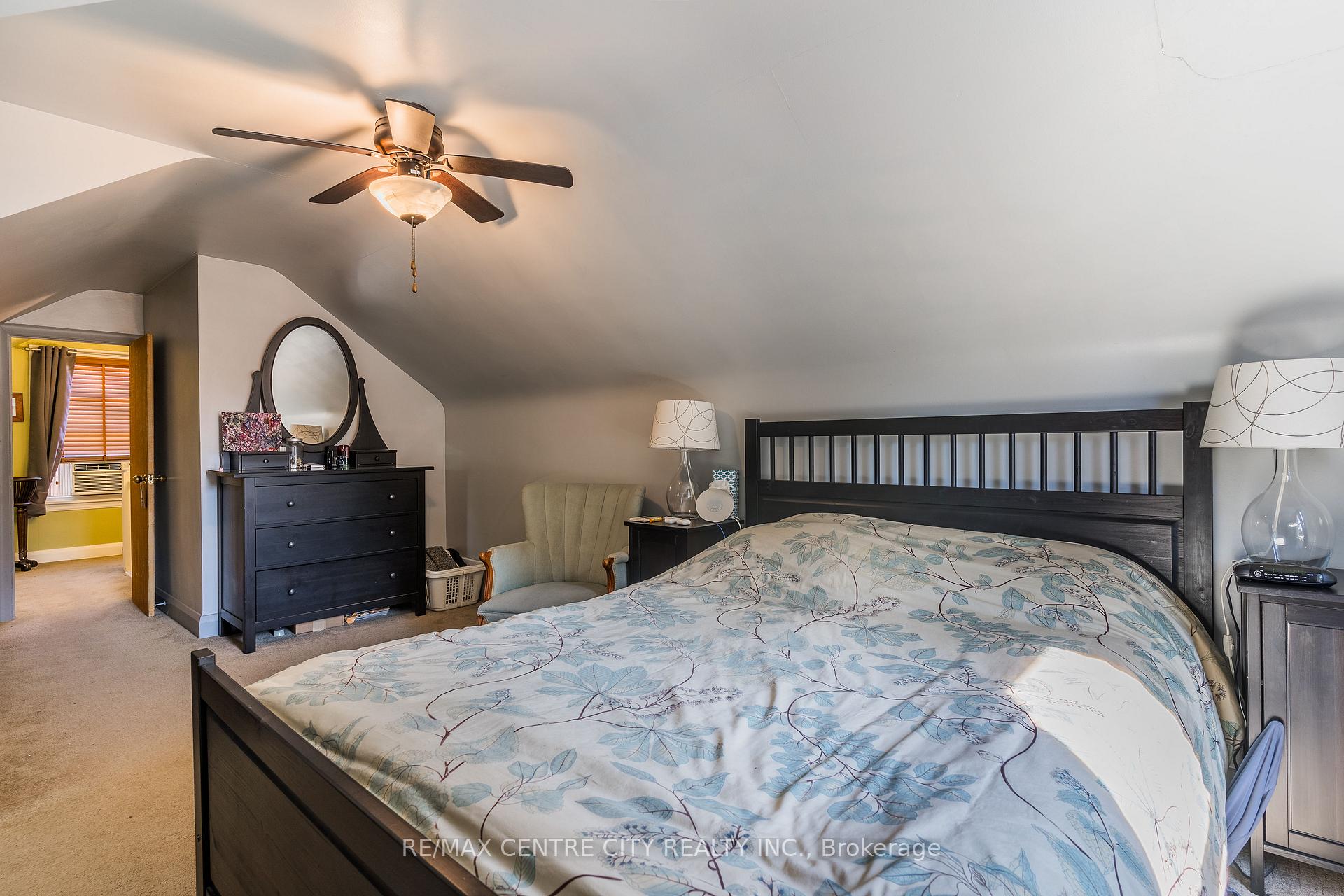 Photo 23 of 33 Turner Avenue, Kitchener — HOMEH