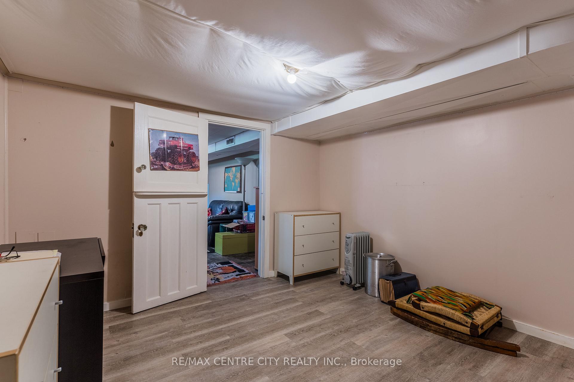 Photo 27 of 33 Turner Avenue, Kitchener — HOMEH