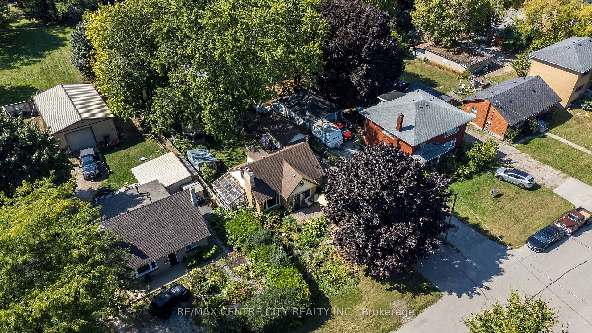 Photo 44 of 33 Turner Avenue, Kitchener — HOMEH