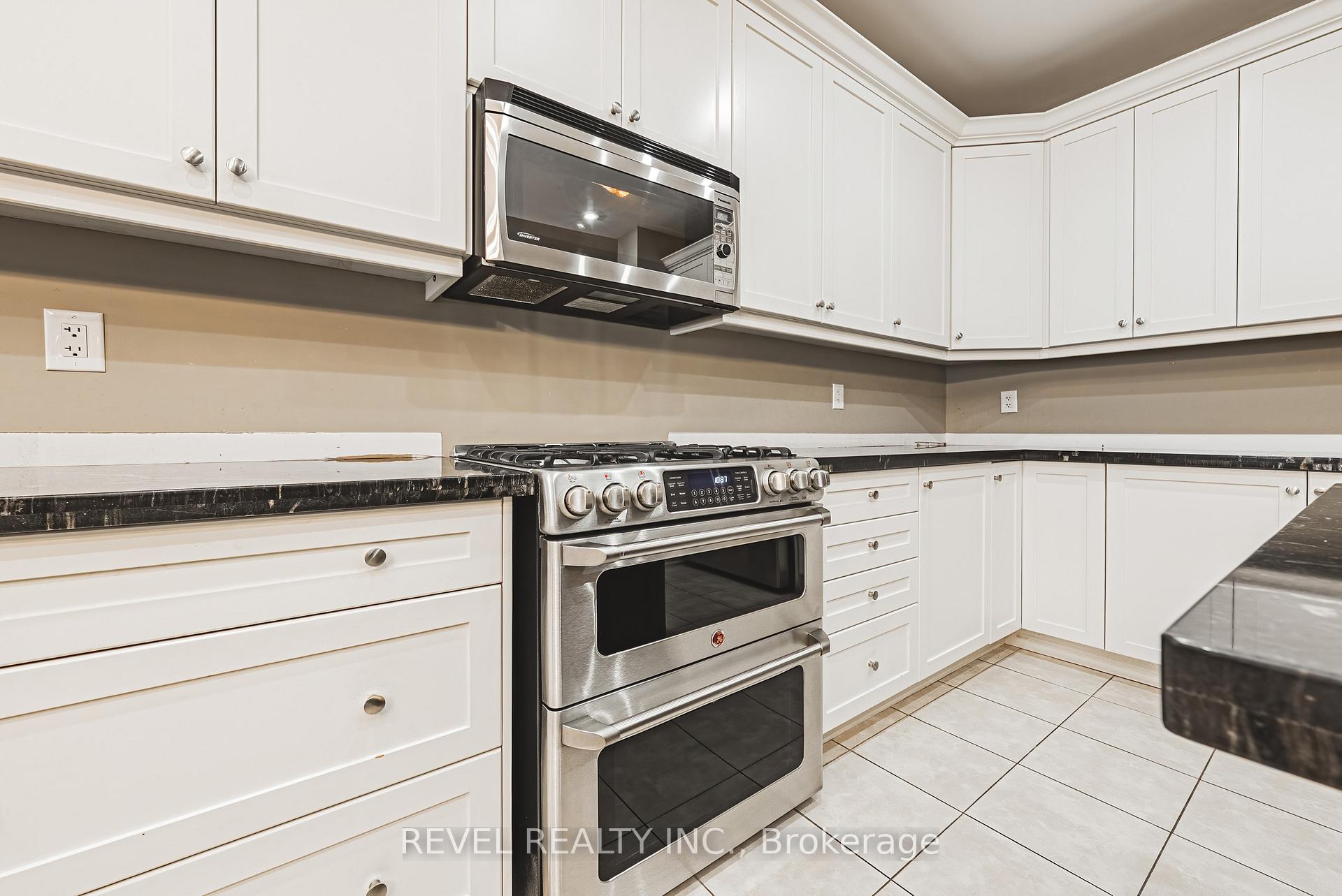 Photo 15 of 664 Serafini Crescent, Milton, Willmott — HOMEH
