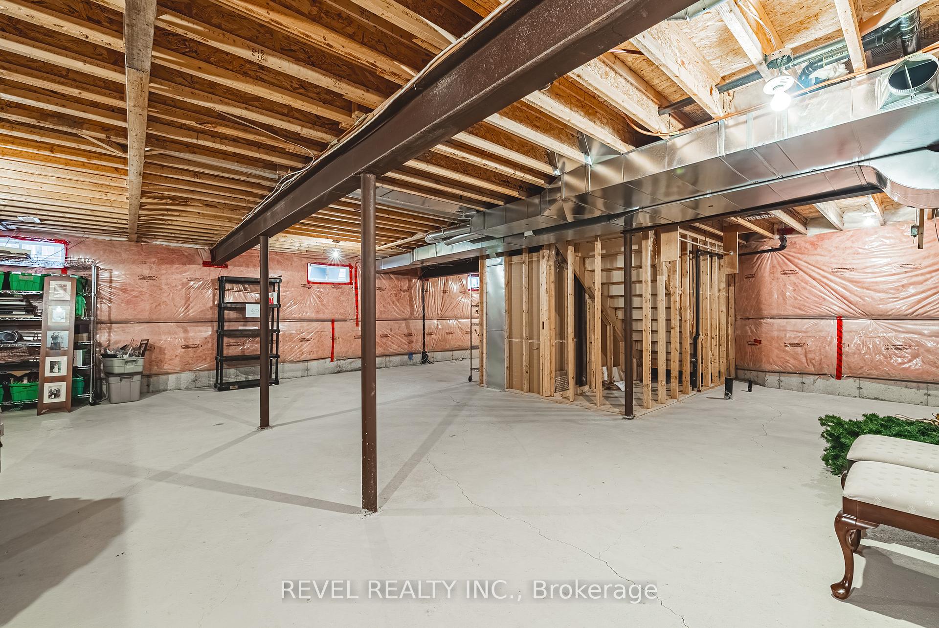 Photo 37 of 664 Serafini Crescent, Milton, Willmott — HOMEH