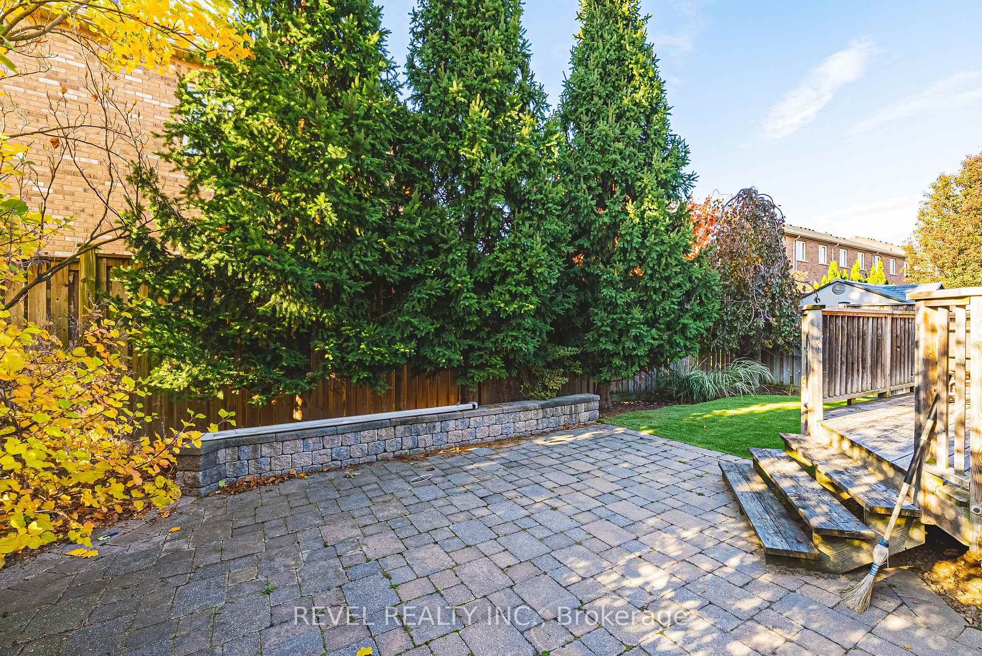 Photo 40 of 664 Serafini Crescent, Milton, Willmott — HOMEH