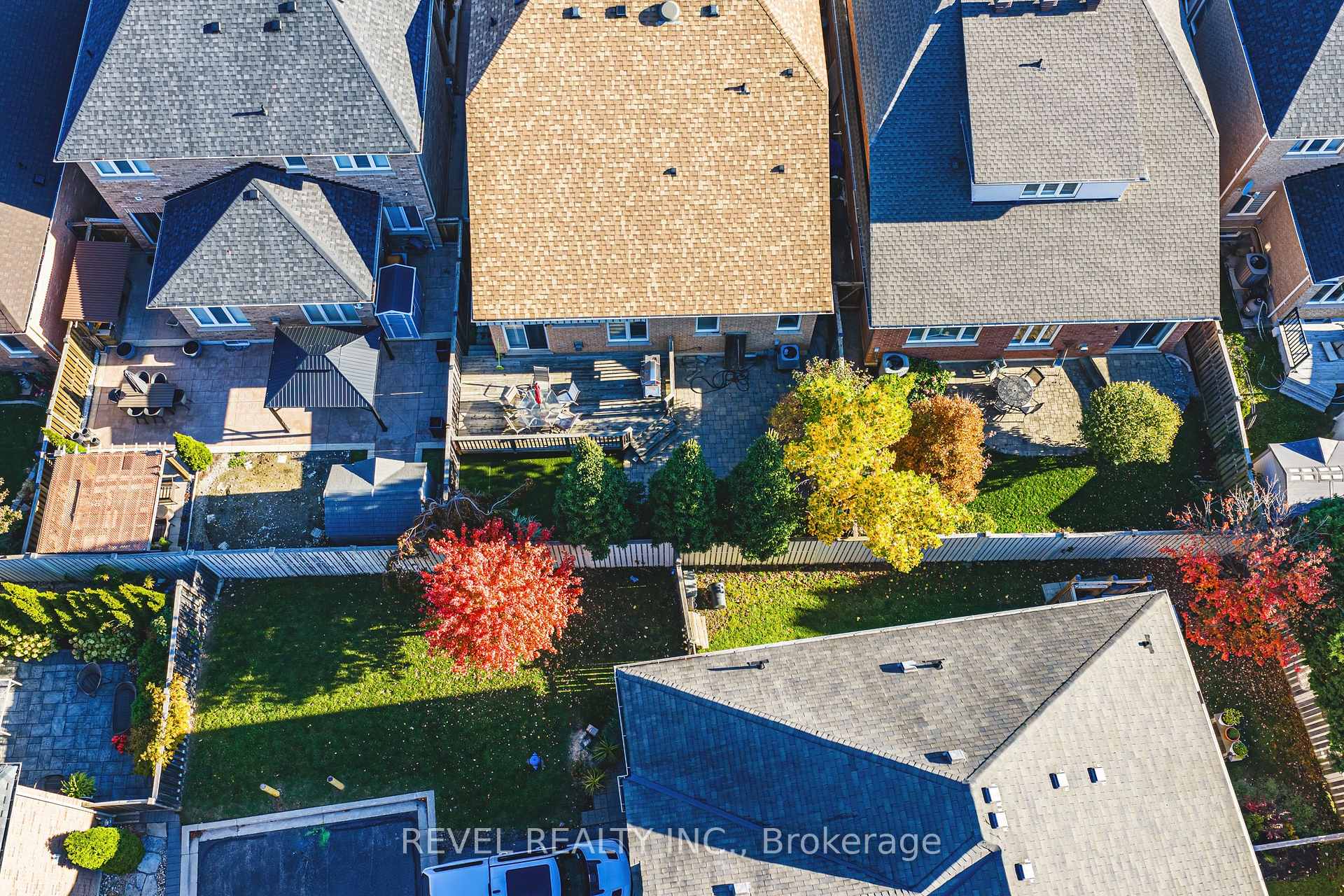 Photo 43 of 664 Serafini Crescent, Milton, Willmott — HOMEH