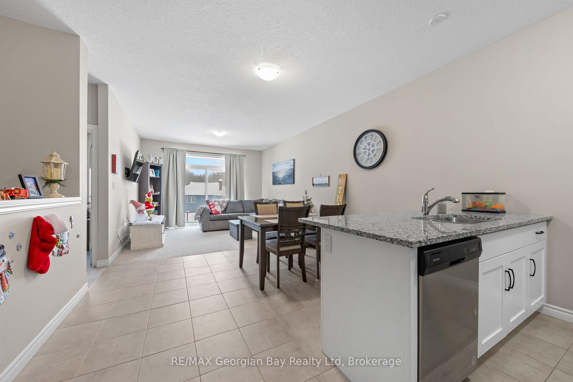 Photo 4 of 977 Wright Drive, Midland — HOMEH