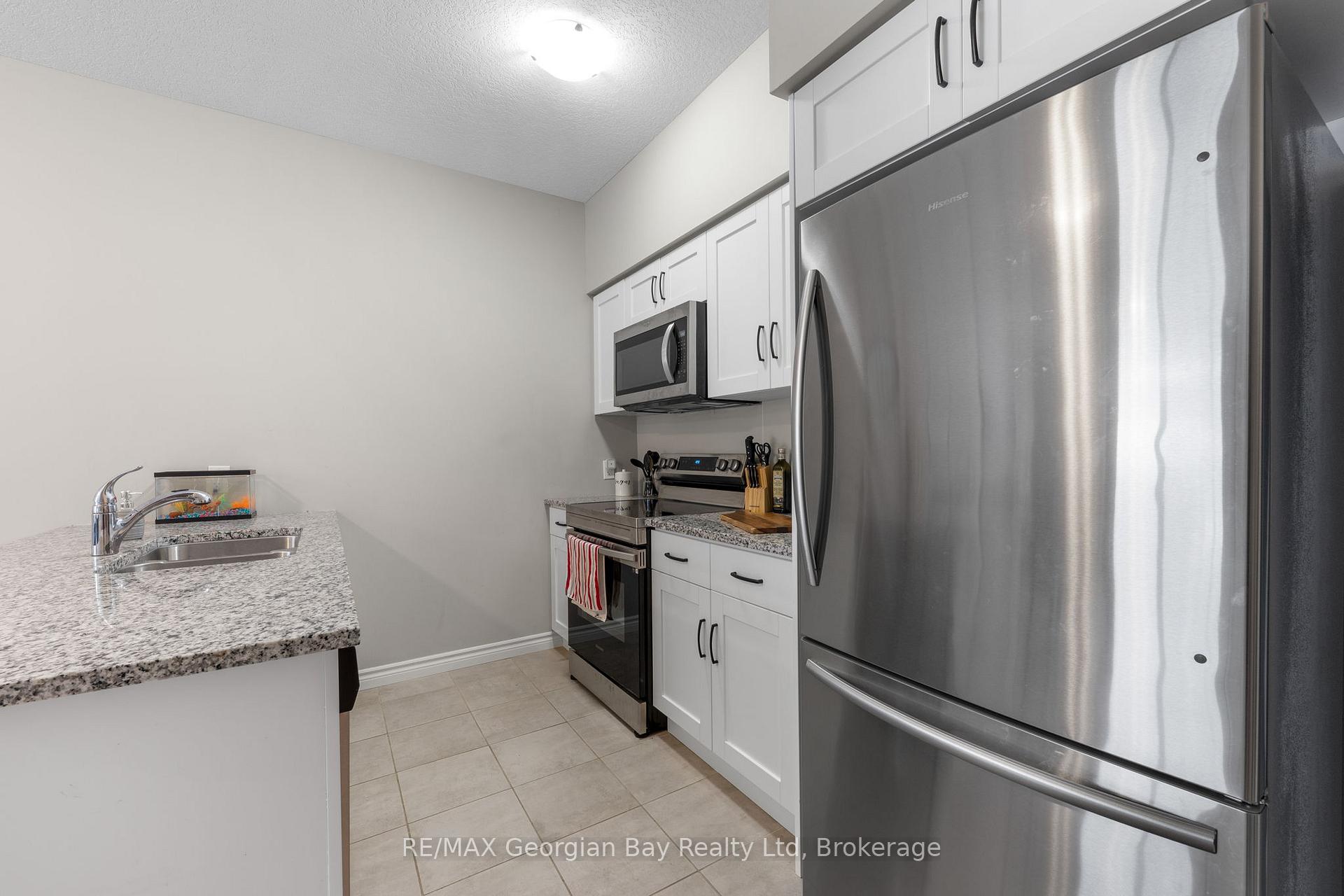 Photo 5 of 977 Wright Drive, Midland — HOMEH