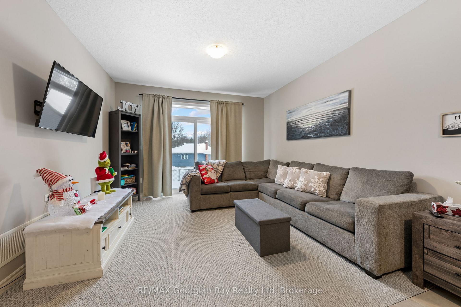 Photo 10 of 977 Wright Drive, Midland — HOMEH