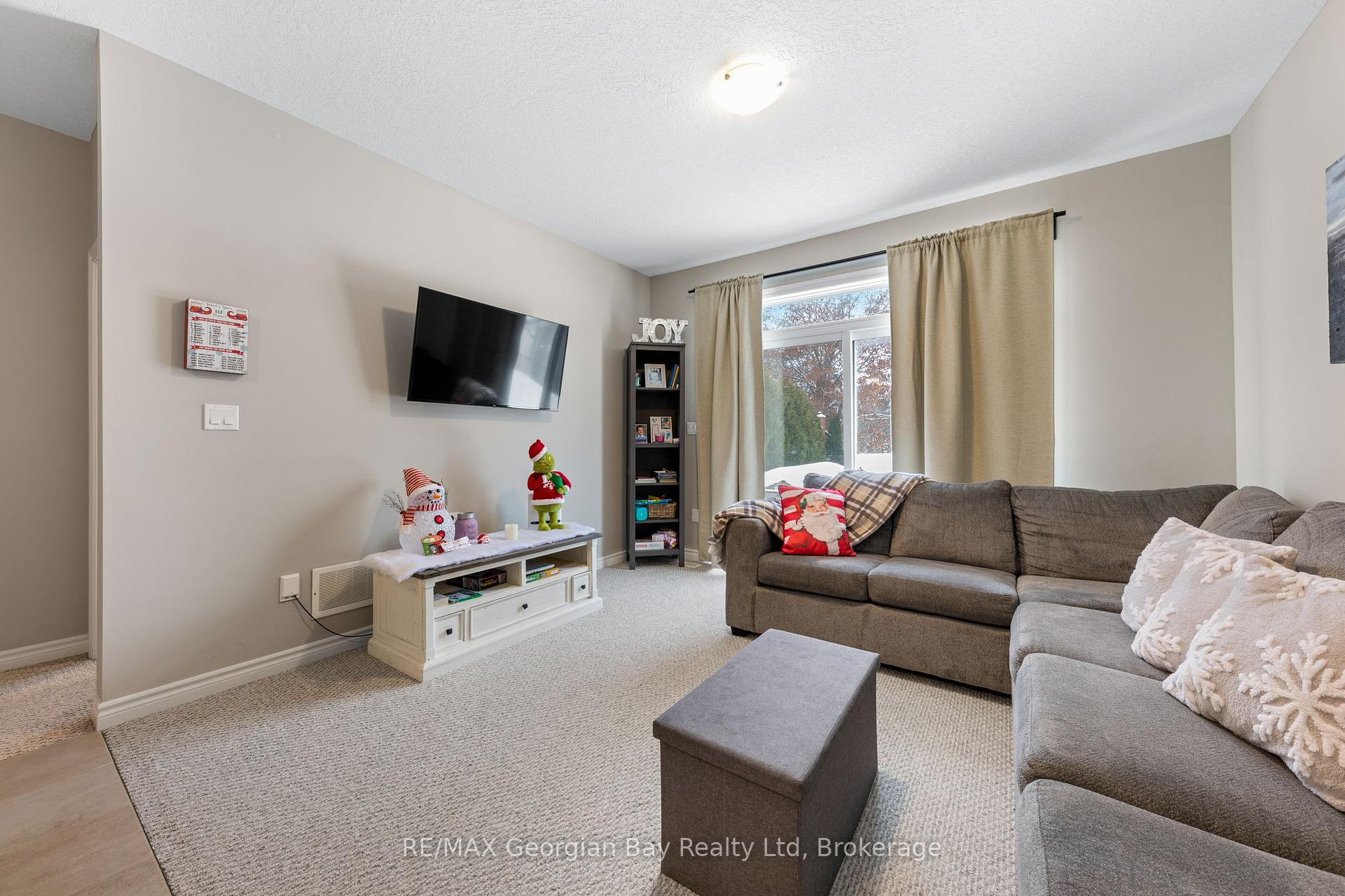 Photo 11 of 977 Wright Drive, Midland — HOMEH