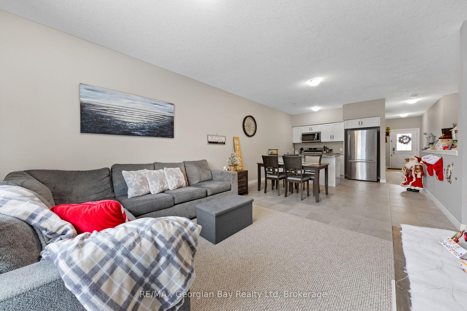 Photo 12 of 977 Wright Drive, Midland — HOMEH