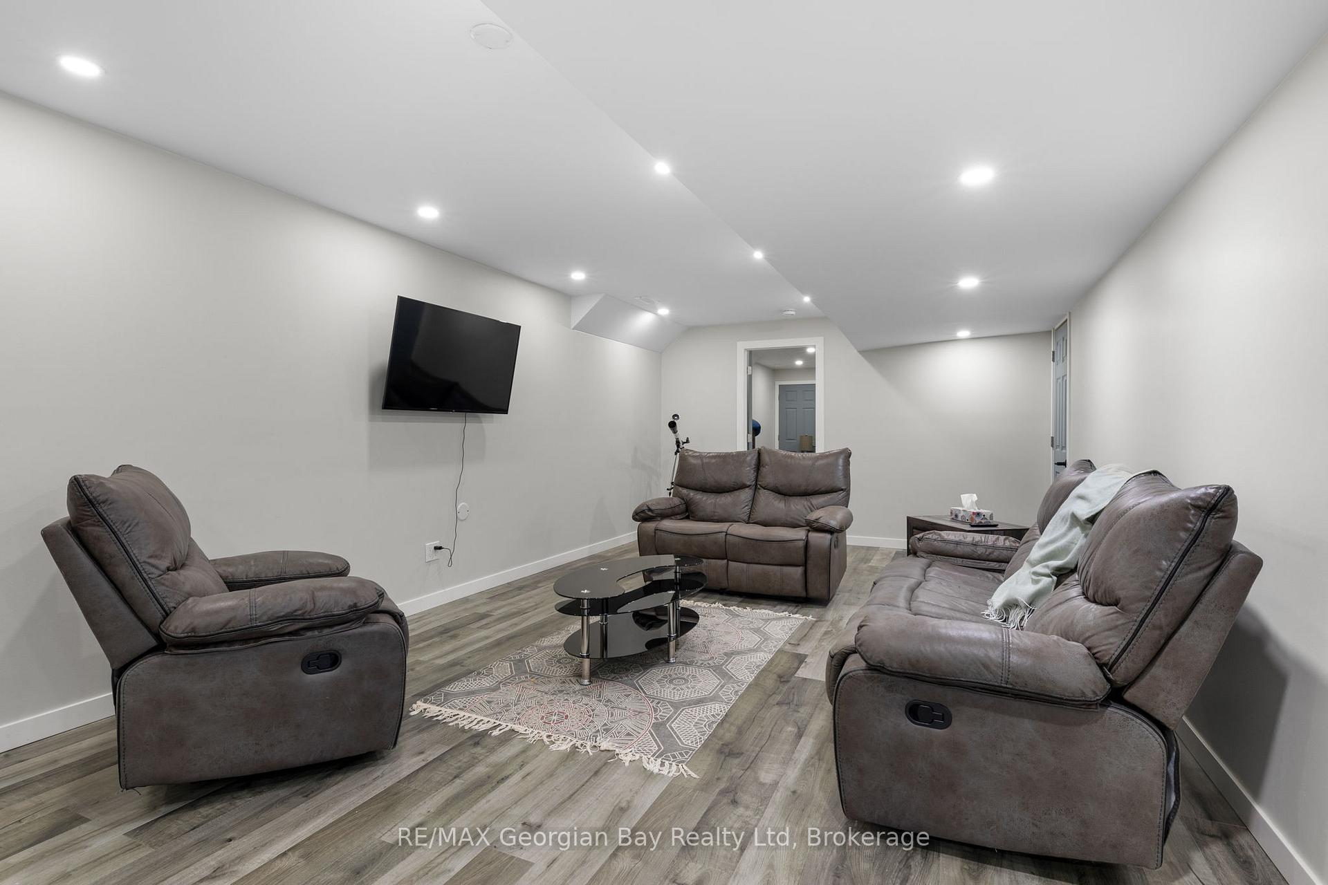 Photo 22 of 977 Wright Drive, Midland — HOMEH