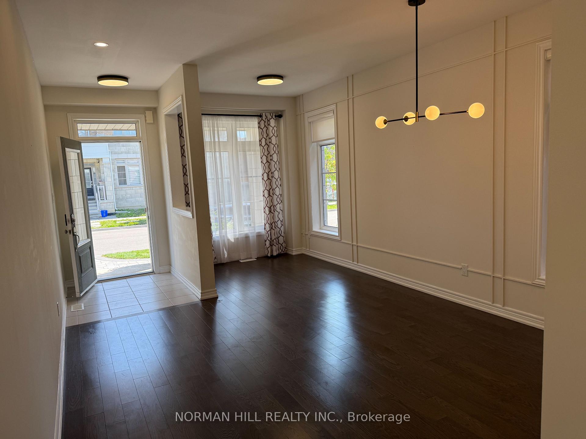 Photo 3 of 24 Decast Crescent, Markham, Box Grove — HOMEH