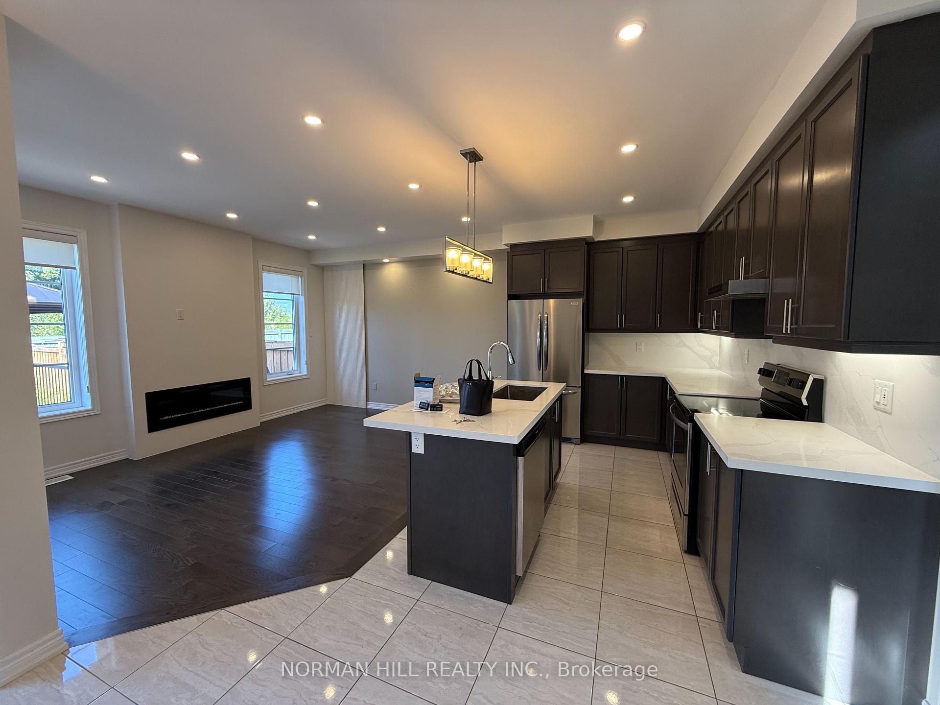Photo 6 of 24 Decast Crescent, Markham, Box Grove — HOMEH