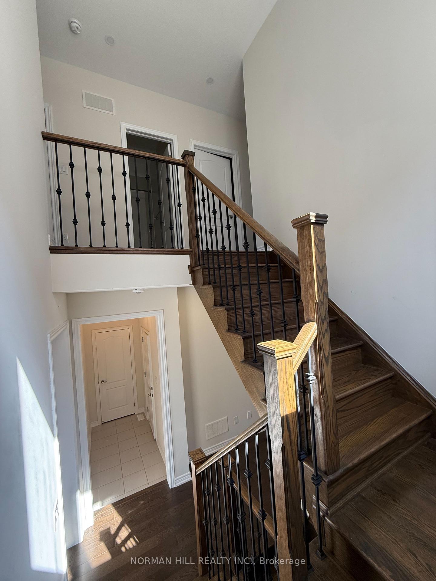 Photo 9 of 24 Decast Crescent, Markham, Box Grove — HOMEH