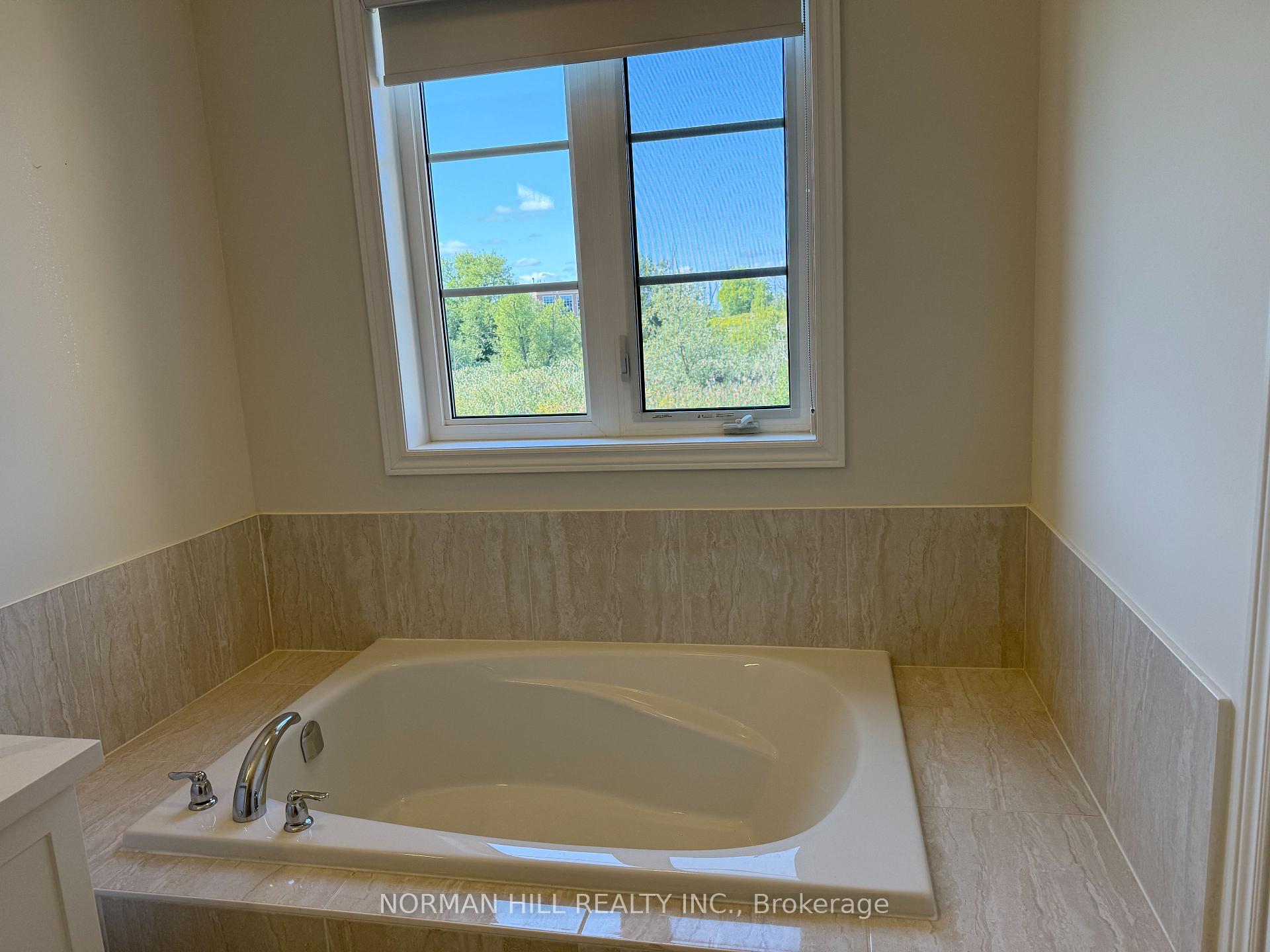 Photo 13 of 24 Decast Crescent, Markham, Box Grove — HOMEH