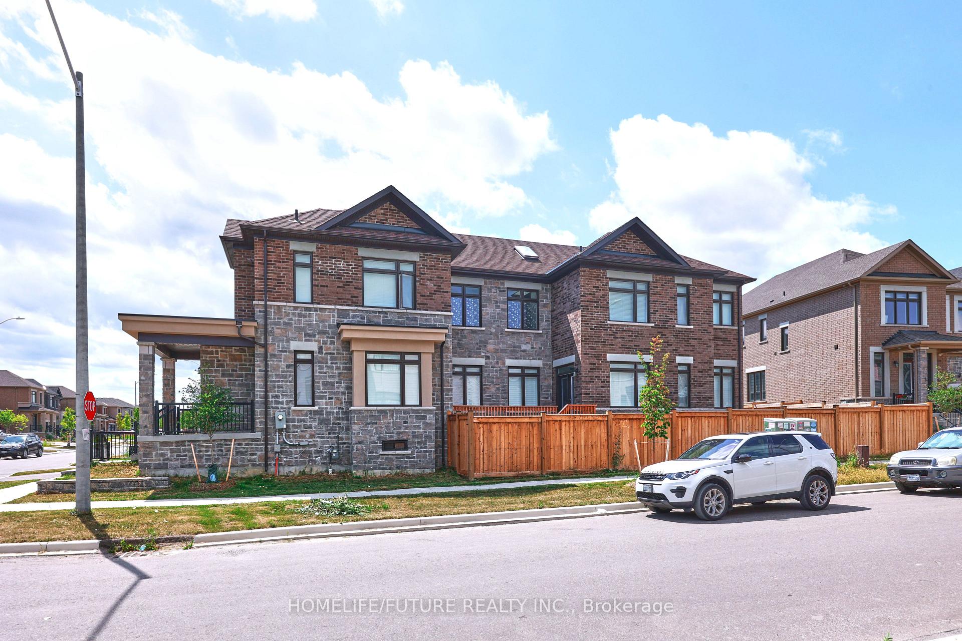 Photo 3 of 28 Jinnah Avenue E, Markham, Middlefield — HOMEH