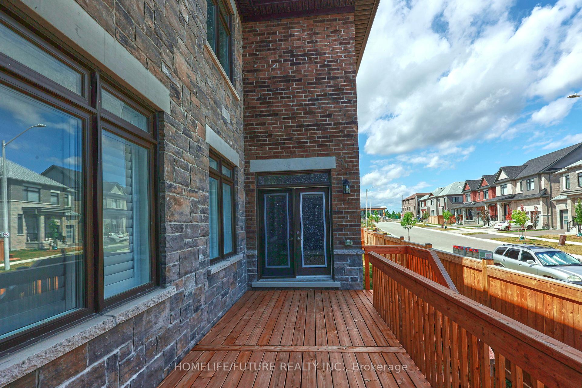Photo 5 of 28 Jinnah Avenue E, Markham, Middlefield — HOMEH