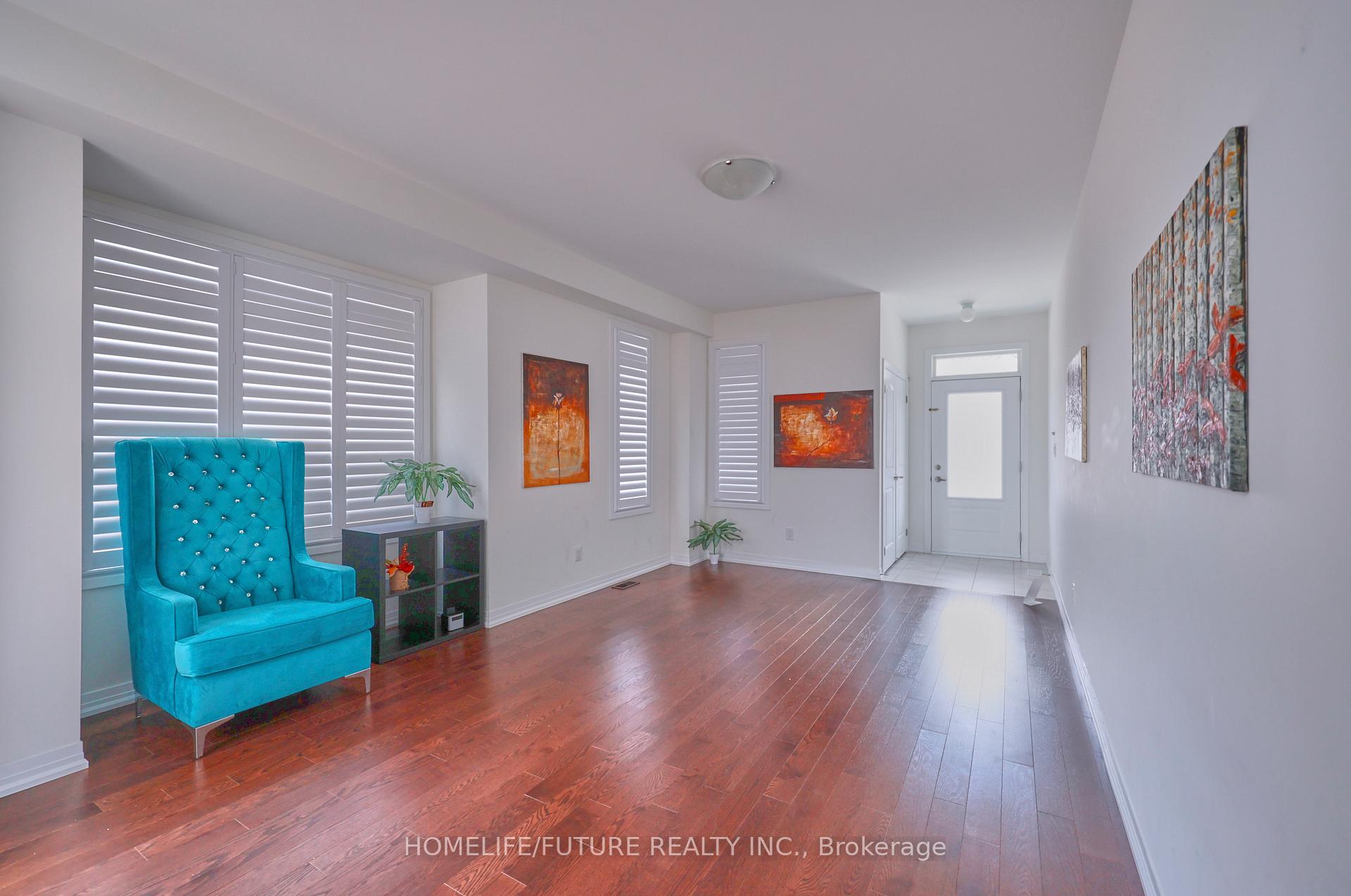 Photo 8 of 28 Jinnah Avenue E, Markham, Middlefield — HOMEH