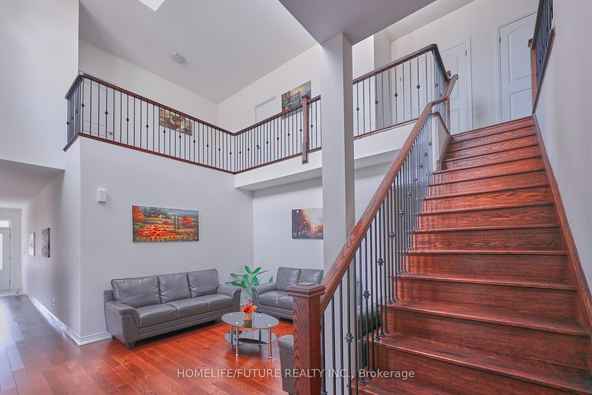 Photo 9 of 28 Jinnah Avenue E, Markham, Middlefield — HOMEH