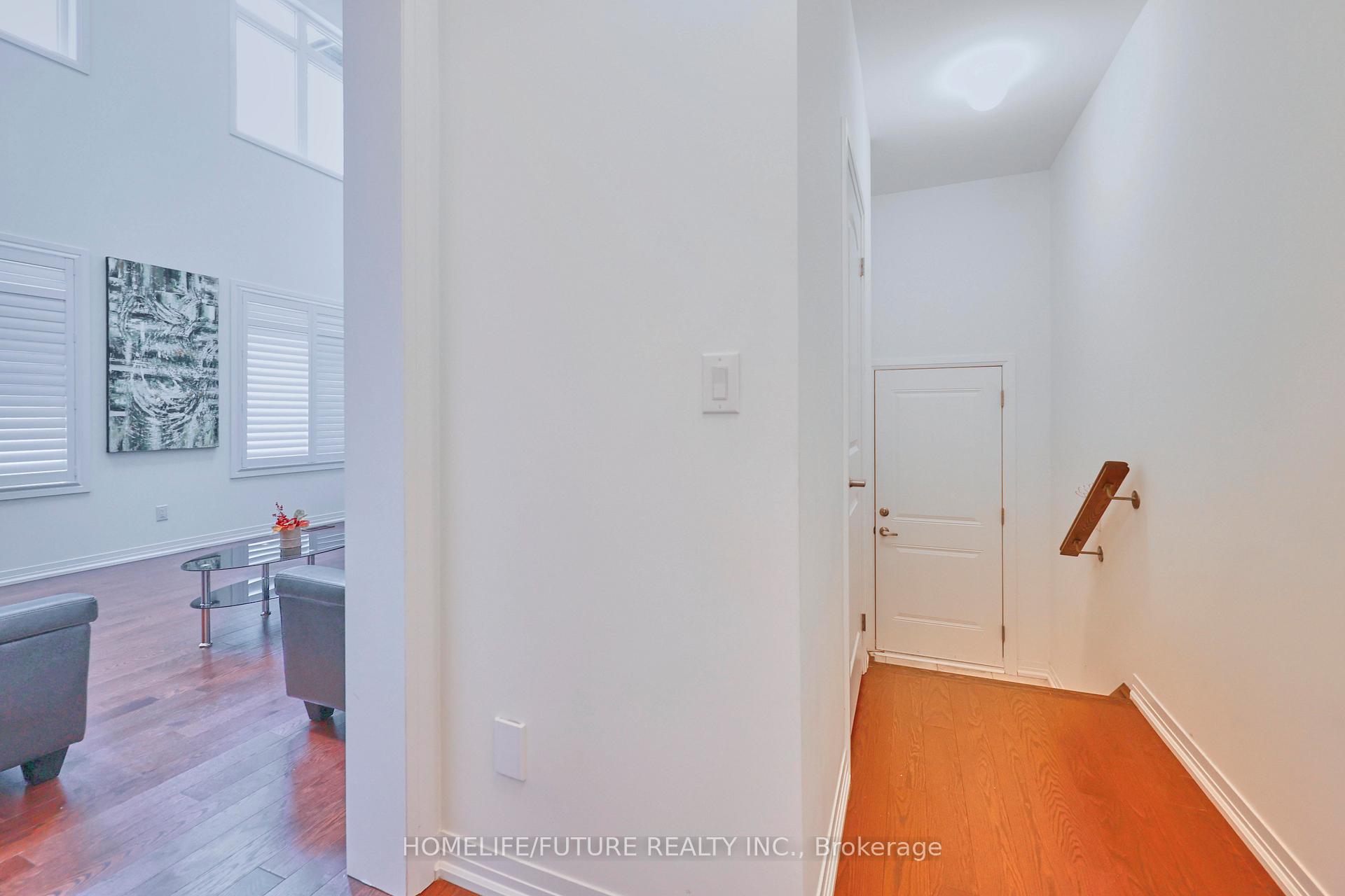 Photo 14 of 28 Jinnah Avenue E, Markham, Middlefield — HOMEH