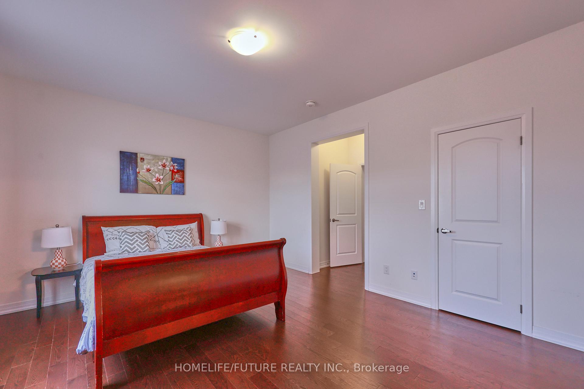 Photo 19 of 28 Jinnah Avenue E, Markham, Middlefield — HOMEH
