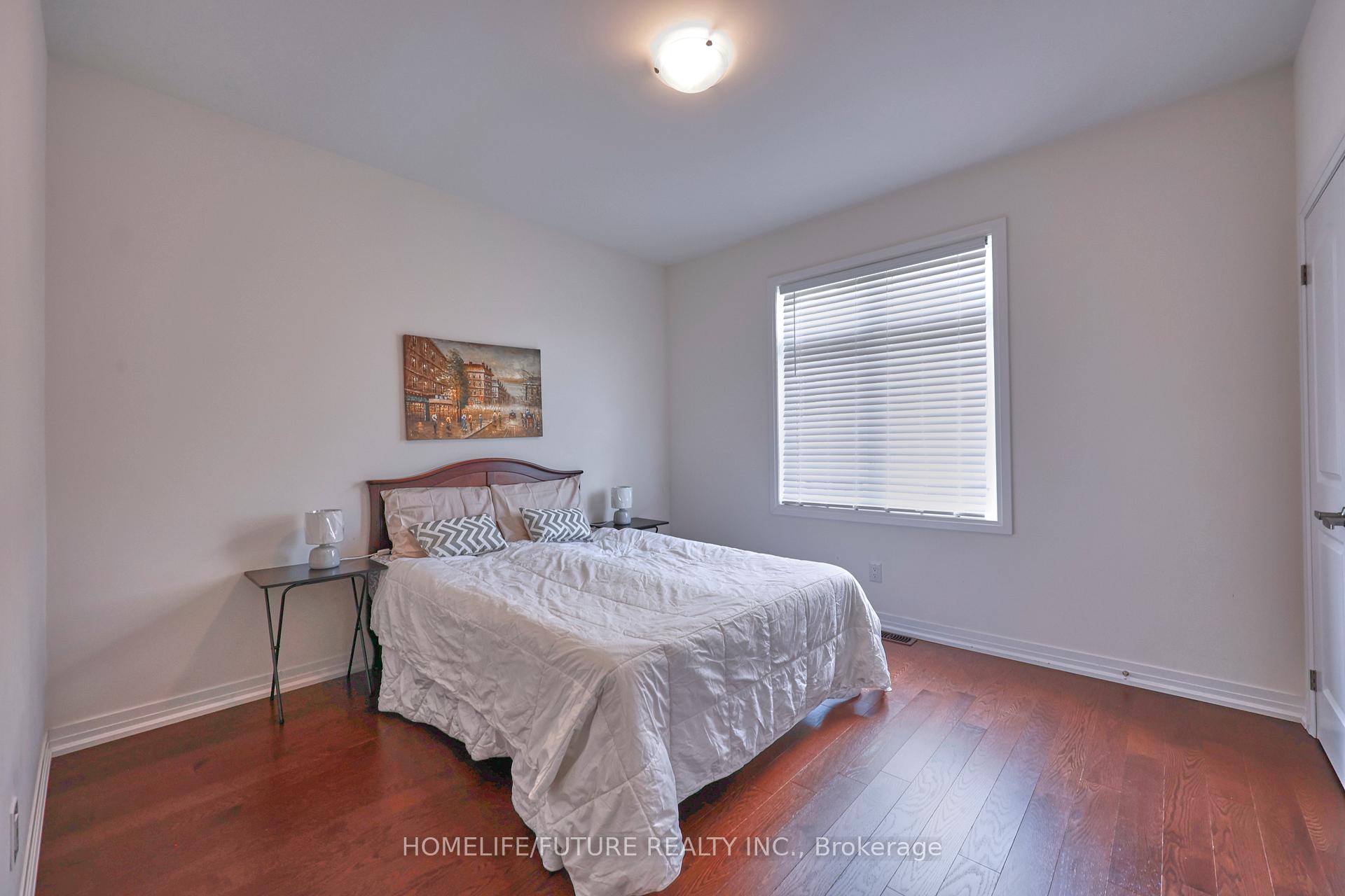 Photo 21 of 28 Jinnah Avenue E, Markham, Middlefield — HOMEH
