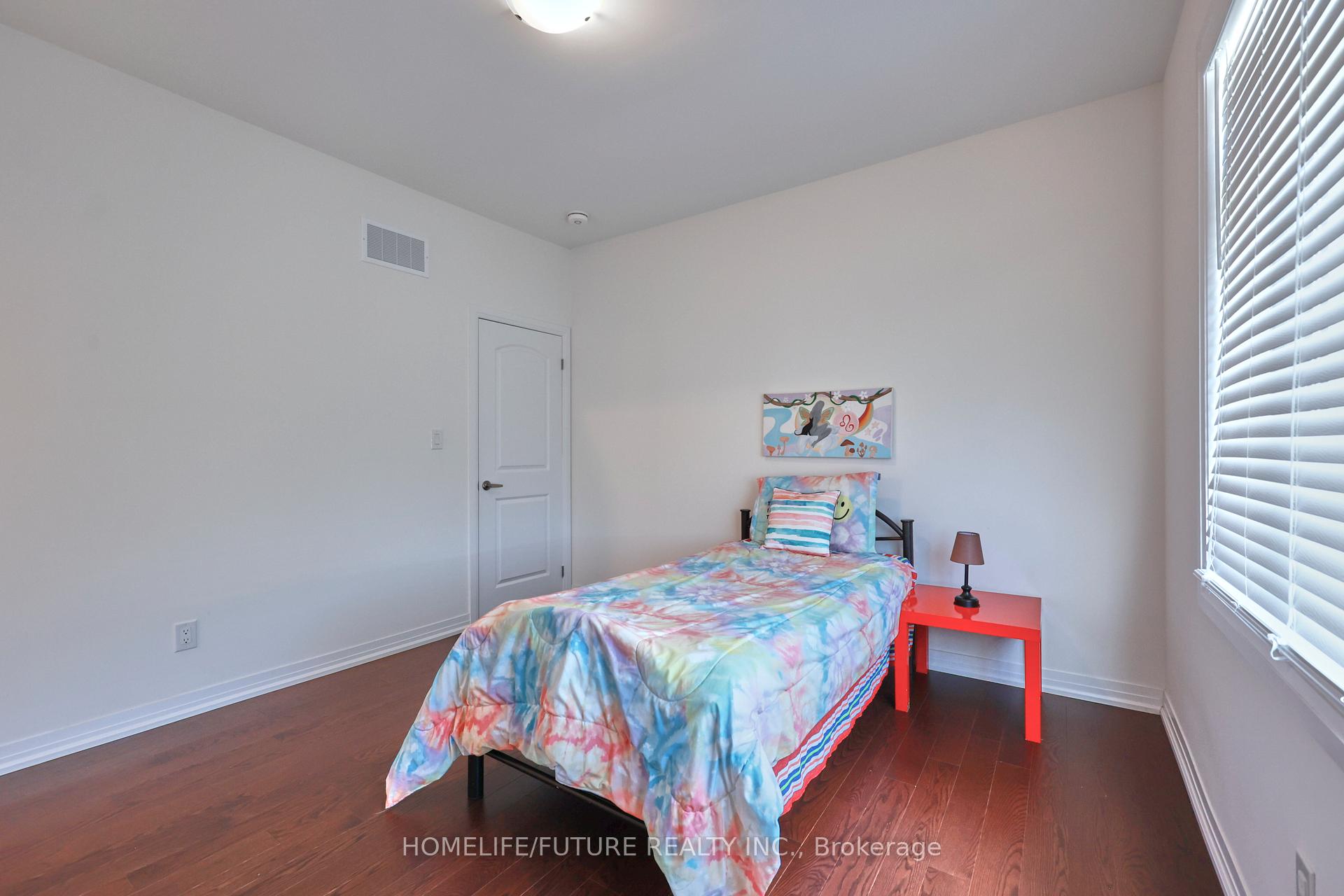 Photo 25 of 28 Jinnah Avenue E, Markham, Middlefield — HOMEH