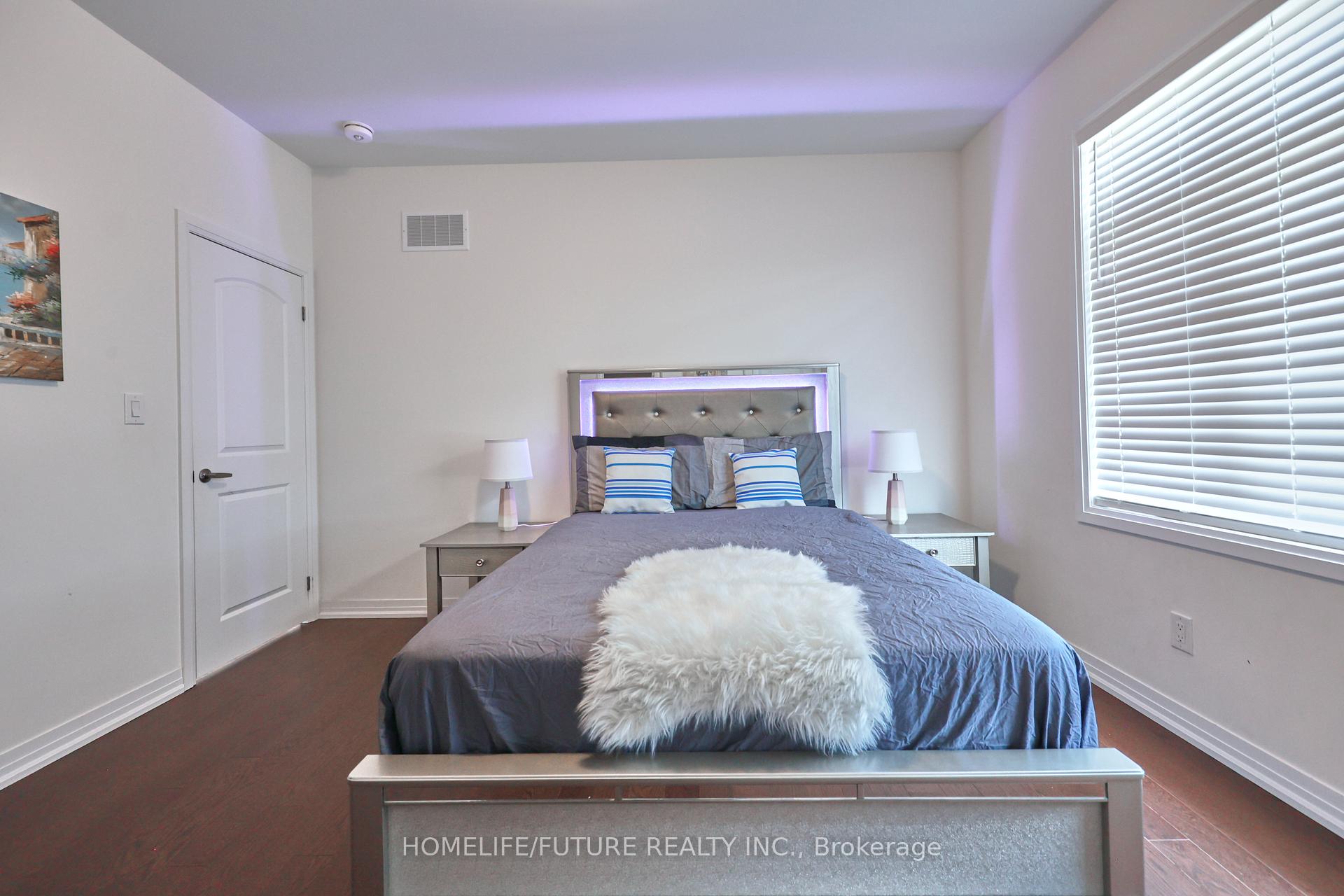 Photo 27 of 28 Jinnah Avenue E, Markham, Middlefield — HOMEH