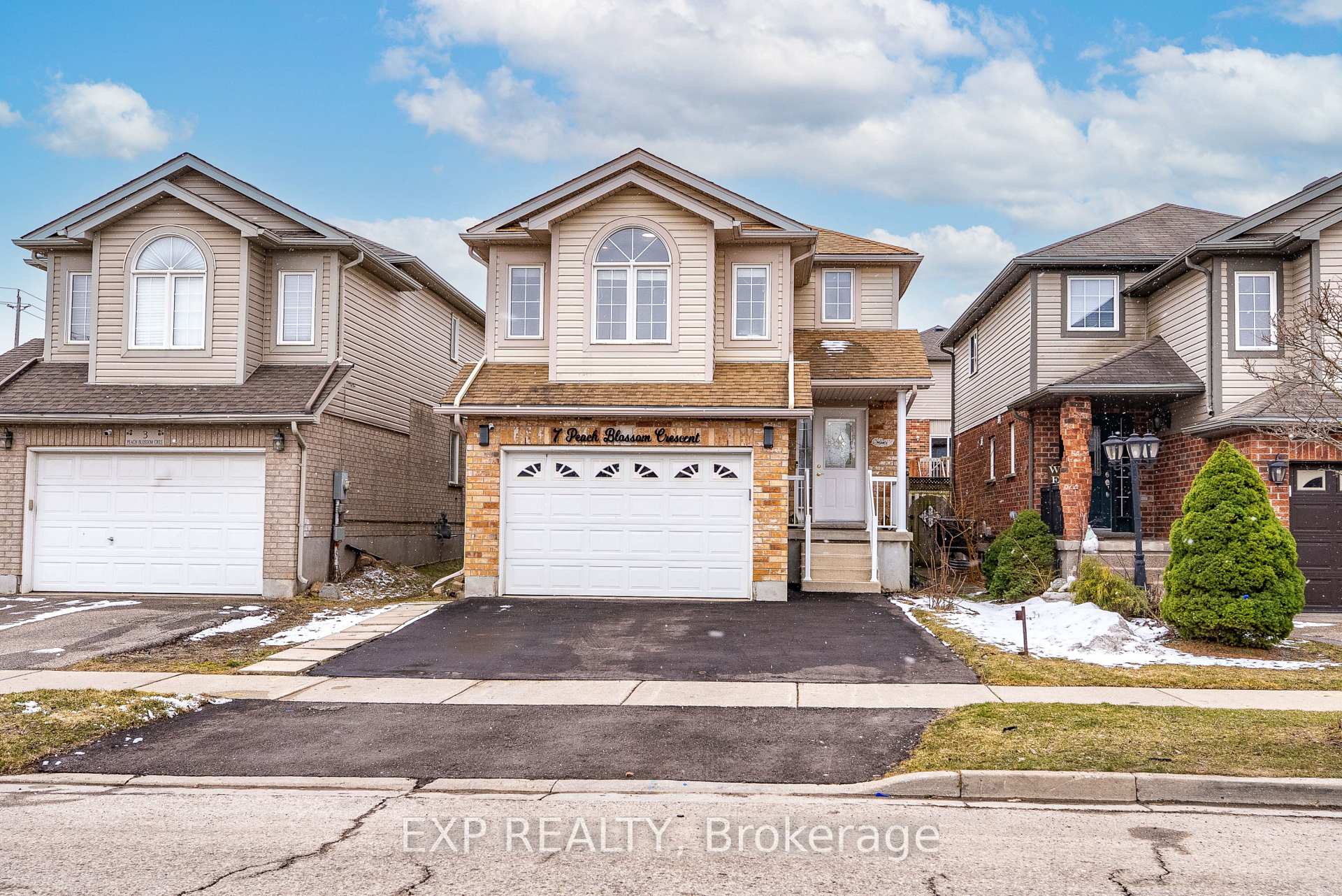 Photo 1 of 7 Peach Blossom Crescent, Kitchener — HOMEH