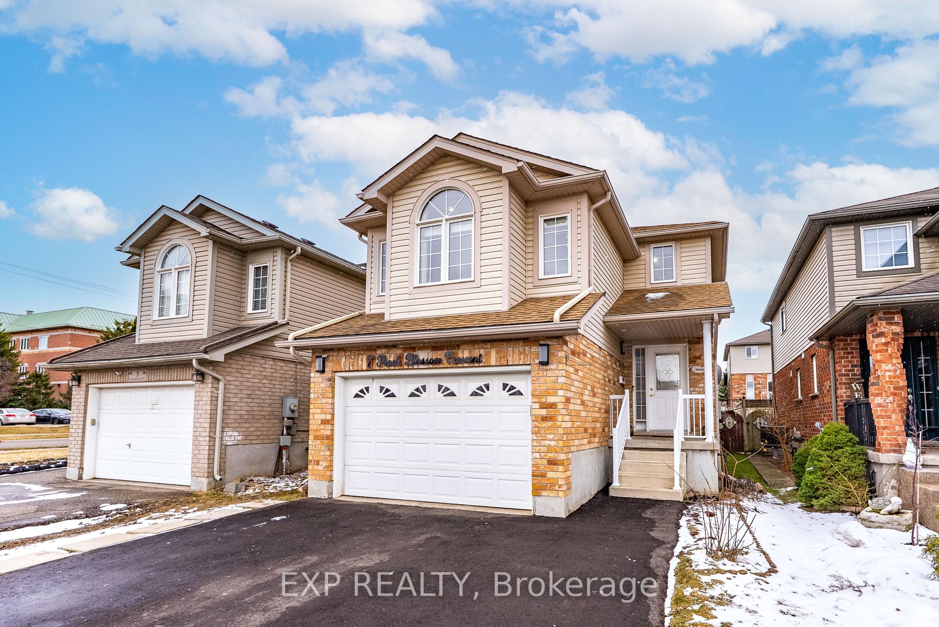 Photo 4 of 7 Peach Blossom Crescent, Kitchener — HOMEH