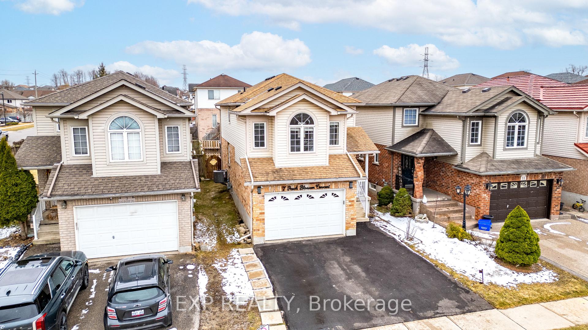 Photo 6 of 7 Peach Blossom Crescent, Kitchener — HOMEH