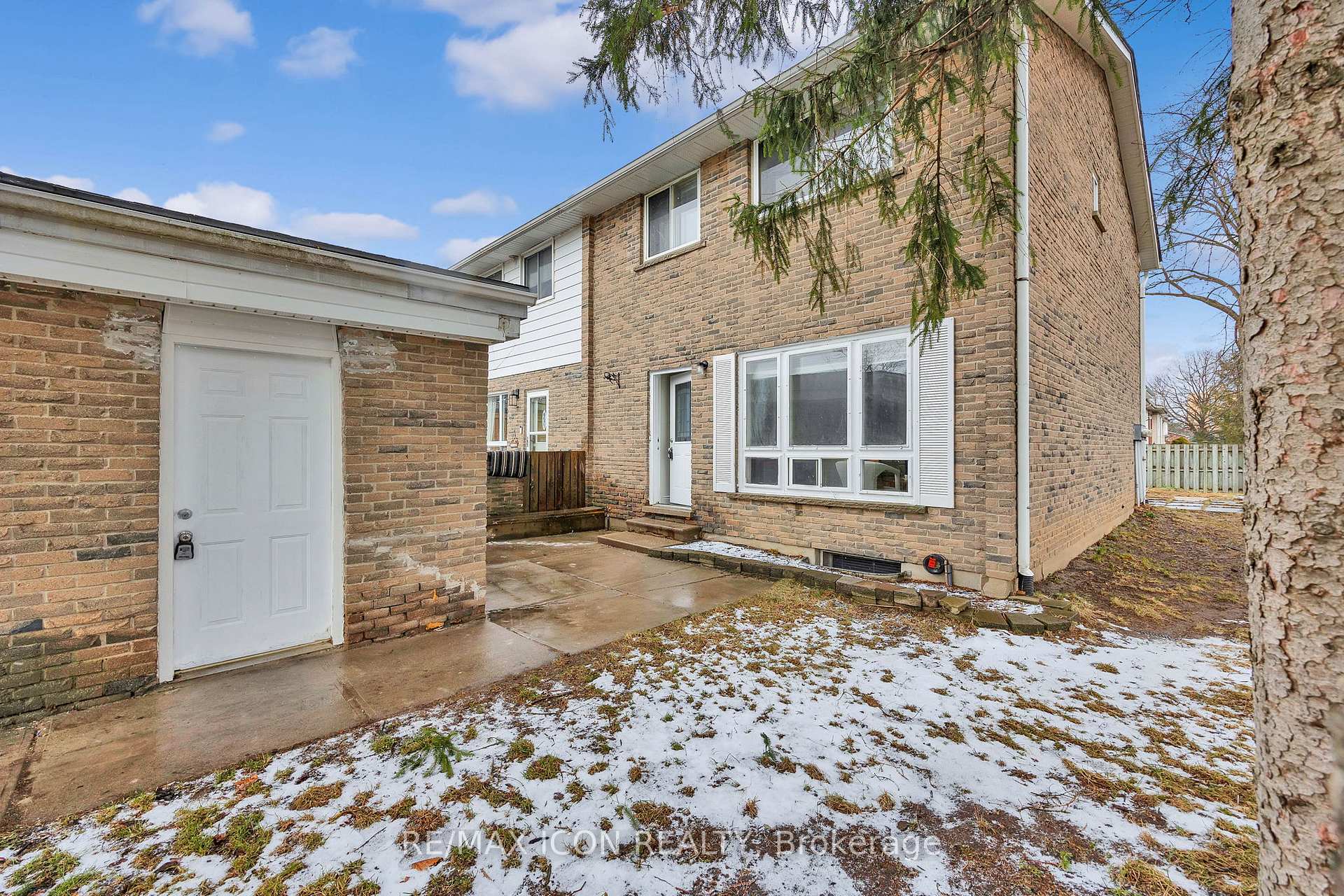 Photo 3 of 6 Ralgreen Crescent, Kitchener — HOMEH