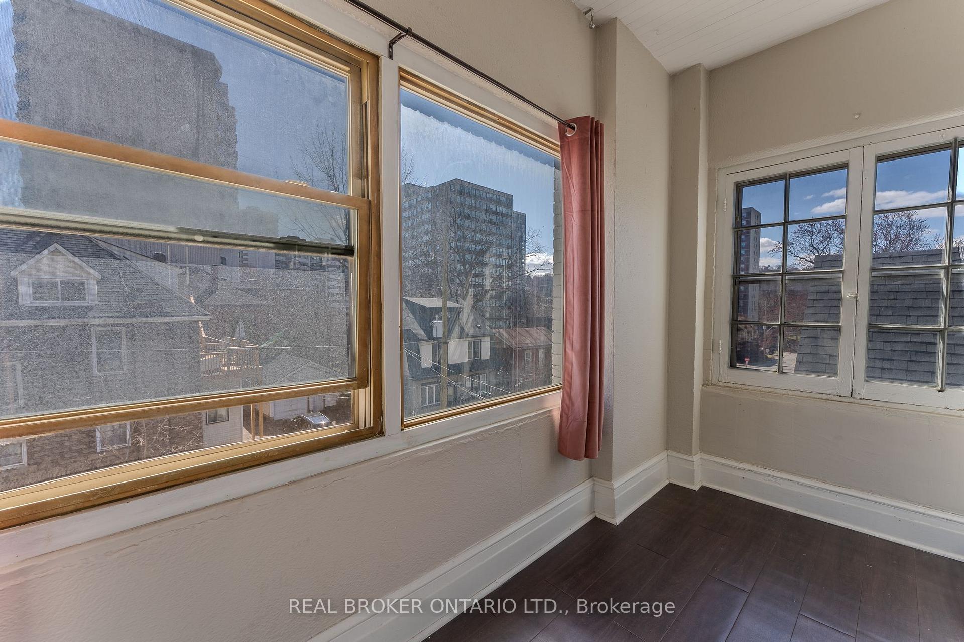 Photo 3 of Unit 8, 142 Caroline Street S, Hamilton, Durand — HOMEH