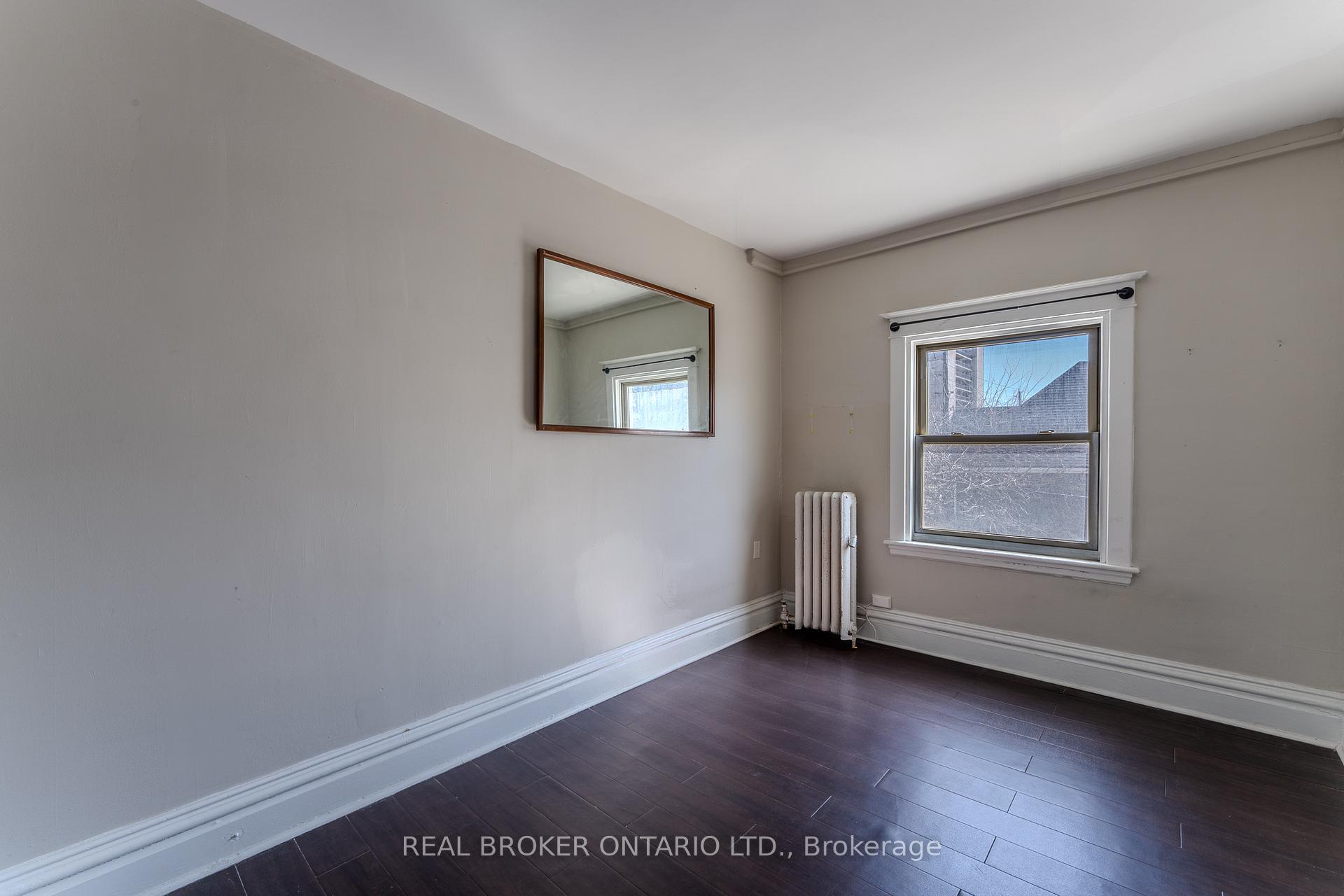 Photo 5 of Unit 8, 142 Caroline Street S, Hamilton, Durand — HOMEH