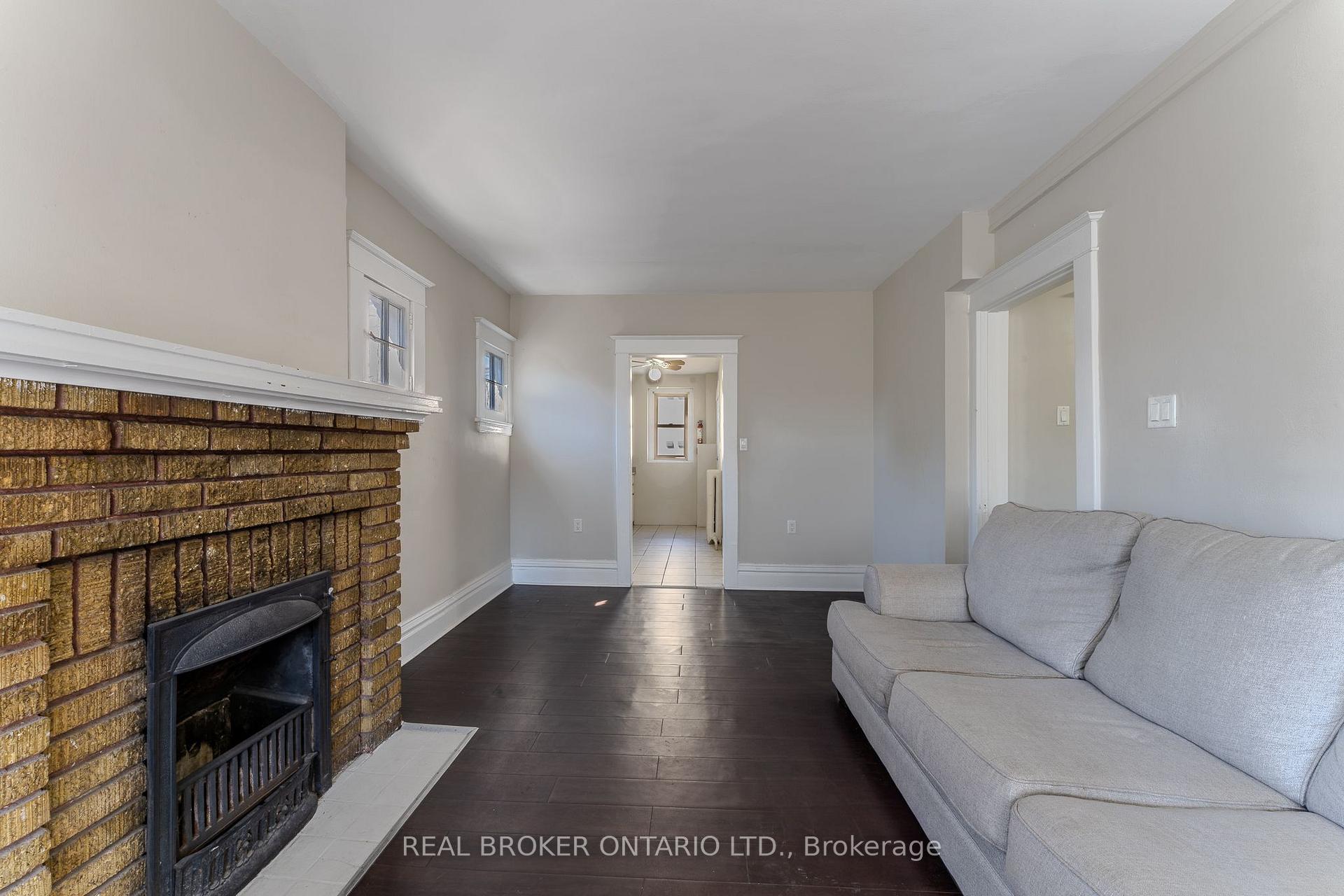 Photo 7 of Unit 8, 142 Caroline Street S, Hamilton, Durand — HOMEH
