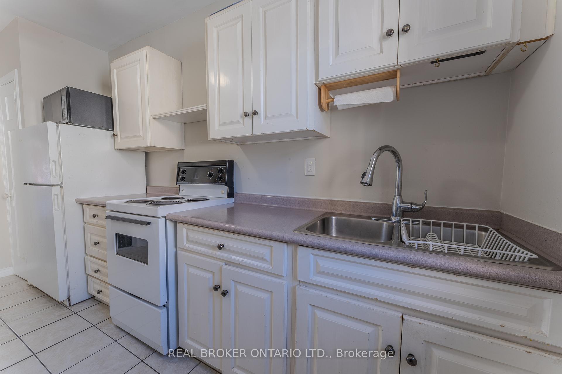 Photo 10 of Unit 8, 142 Caroline Street S, Hamilton, Durand — HOMEH