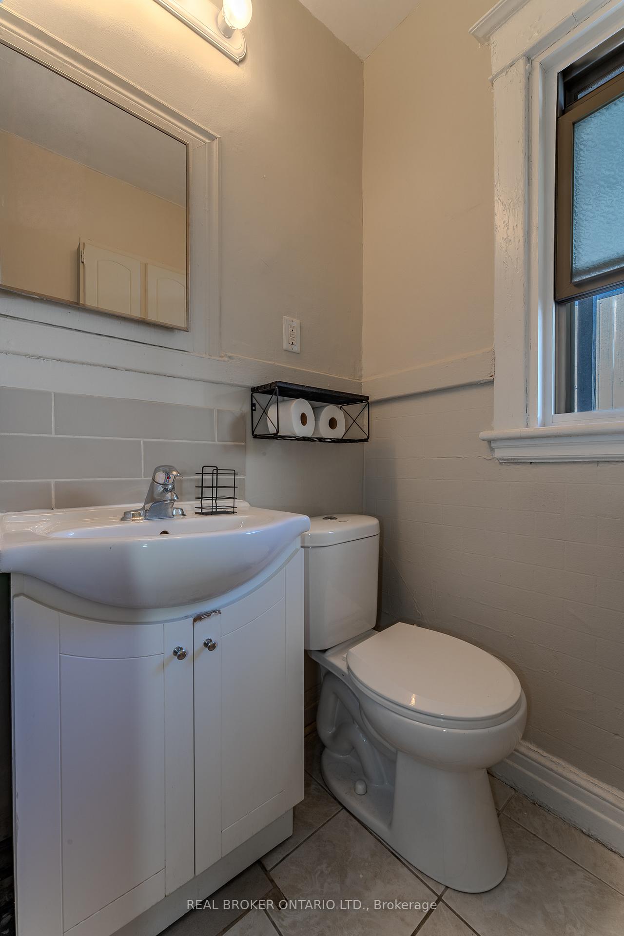 Photo 18 of Unit 8, 142 Caroline Street S, Hamilton, Durand — HOMEH